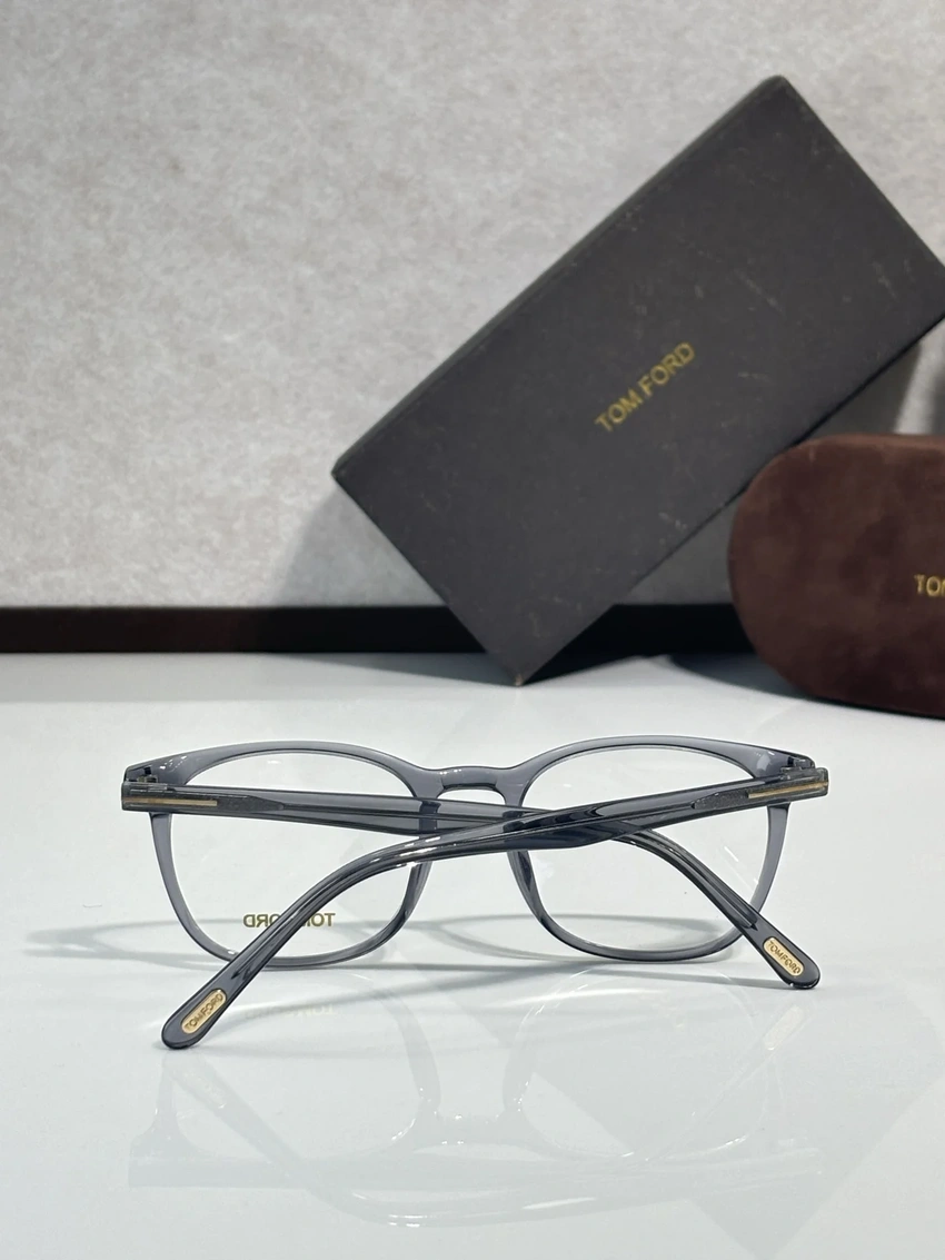 High-Quality Tom Ford TF5505 Eyewear – Tom Ford Cat Eye Frames | Wholesale Distributor
