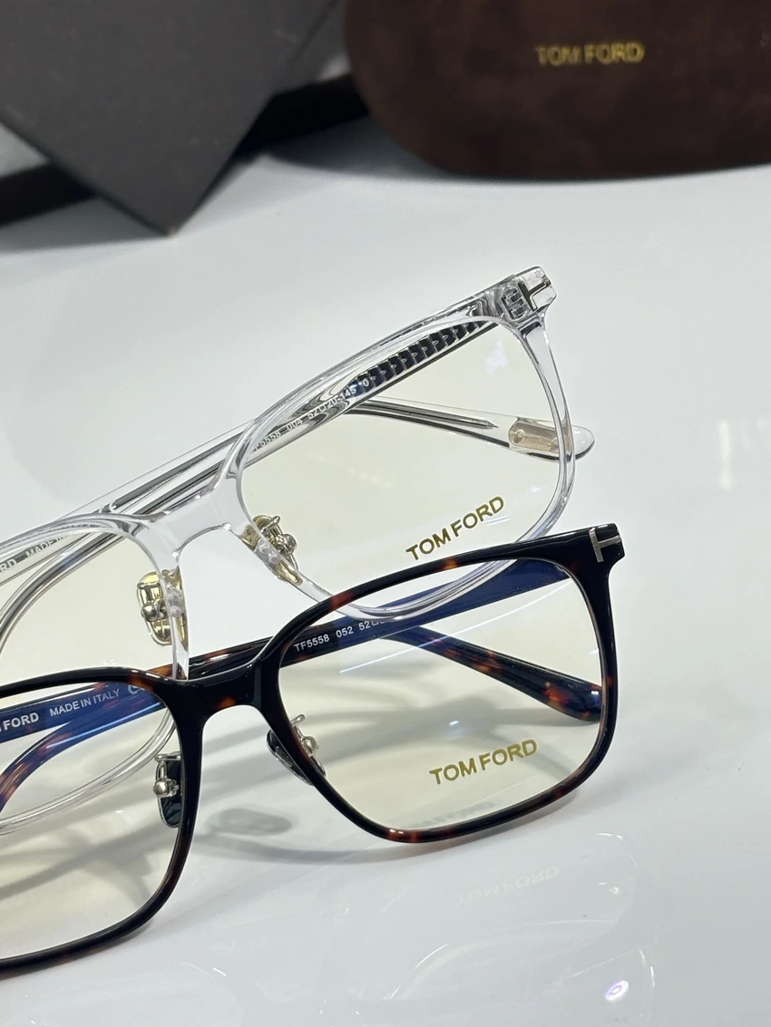 Authentic Tom Ford TF5558 Spectacle Frames – Tom Ford Prescription Glasses For Men | Retail Optical Partner