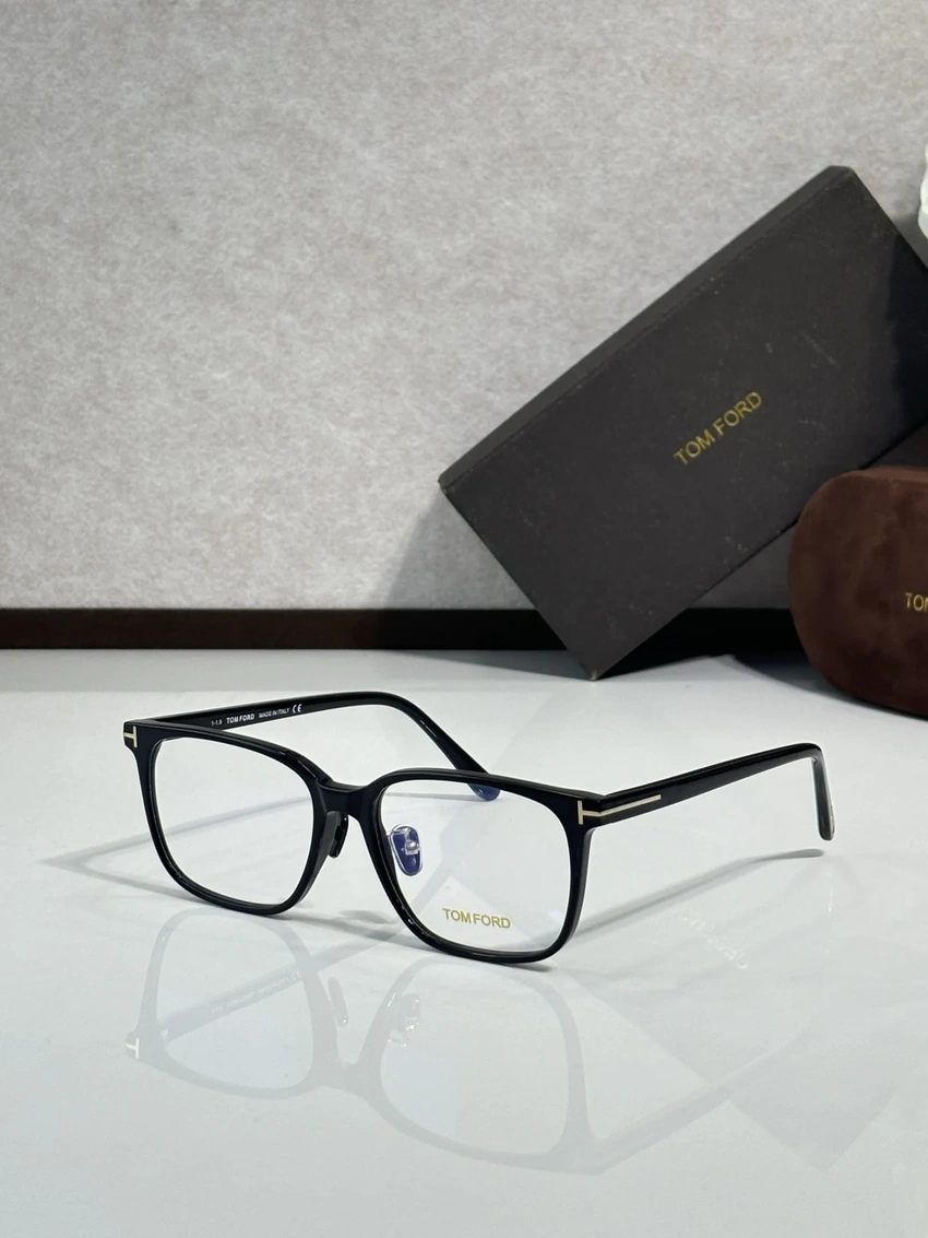 Authentic Tom Ford TF5558 Spectacle Frames – Tom Ford Prescription Glasses For Men | Retail Optical Partner