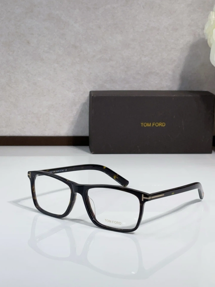 Designer Tom Ford TF5681 Spectacle Frames – Wearing Tom Ford Glasses | B2B Optical Supplier