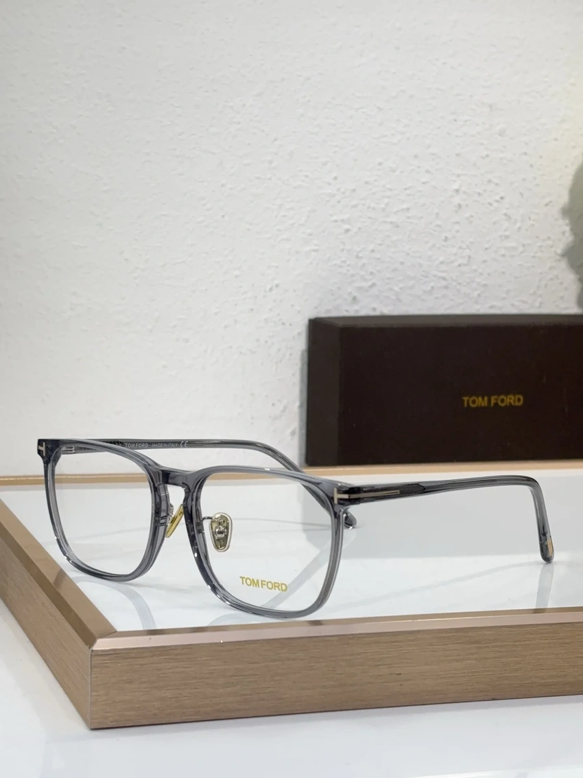 Luxury Tom Ford TF5699 Spectacle Frames – Tom Ford Men Reading Glasses | Bulk Distributor