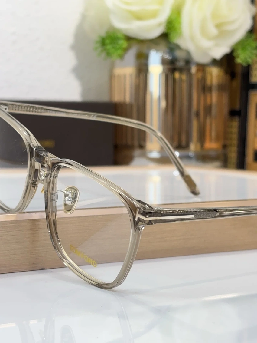Luxury Tom Ford TF5699 Spectacle Frames – Tom Ford Men Reading Glasses | Bulk Distributor