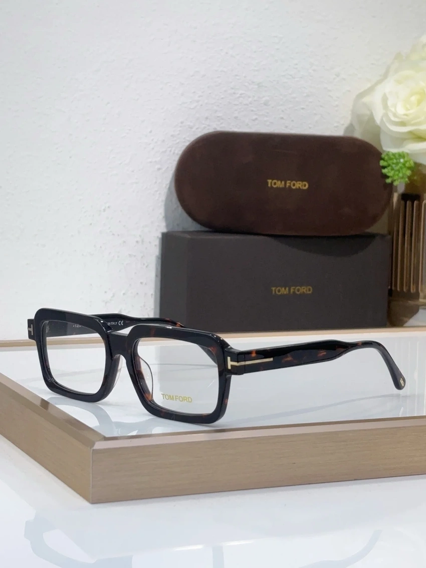 High-Quality Tom Ford TF5711 Spectacle Frames – Tom Ford Glasses Grey | Wholesale Distributor