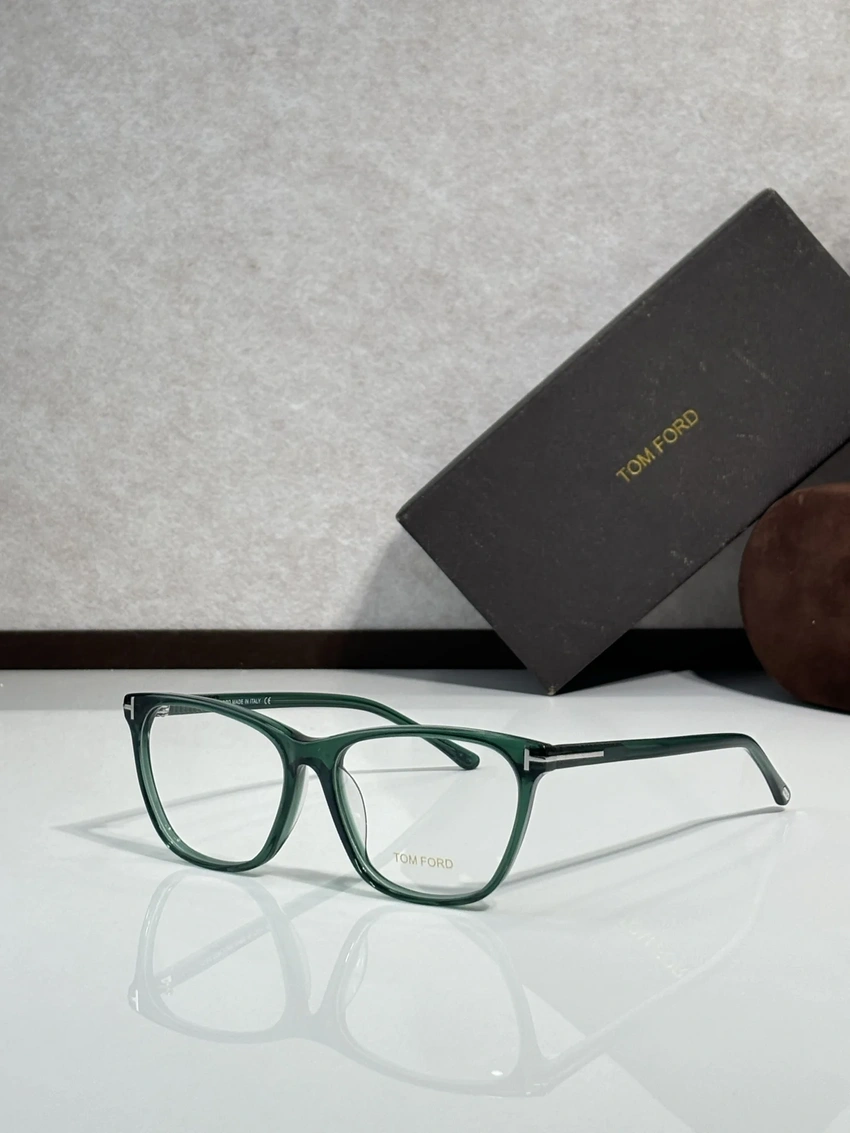 Authentic Tom Ford TF5762 Eyewear – Replica Tom Ford Eyeglasses | Bulk Distributor