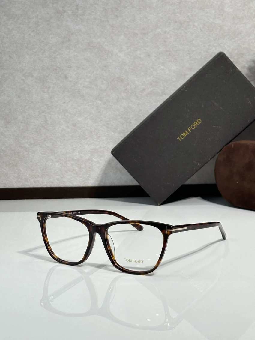 Authentic Tom Ford TF5762 Eyewear – Replica Tom Ford Eyeglasses | Bulk Distributor