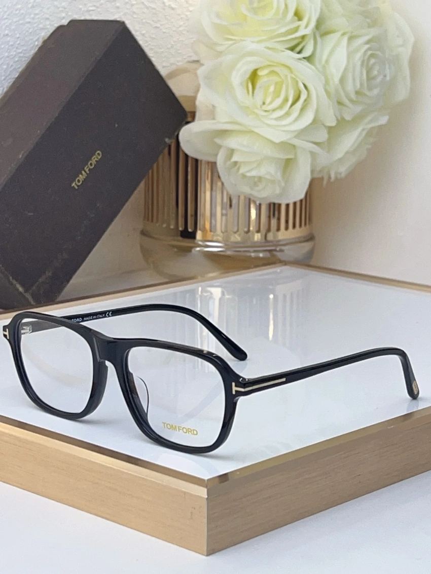 High-Quality Tom Ford TF5806 Spectacle Frames – Tom Ford Designer Glasses | B2B Optical Supplier