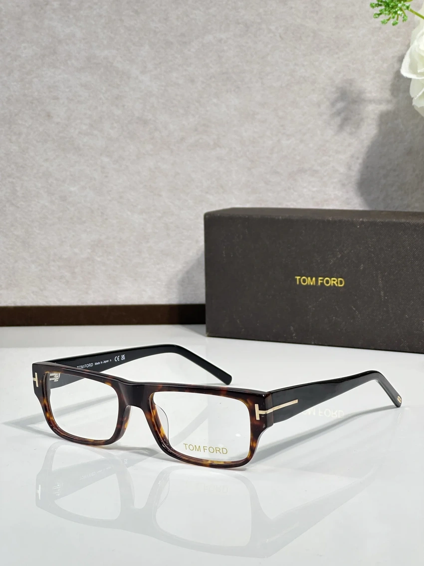 Authentic Tom Ford TF5838 Spectacle Frames – Tom Ford Eyeglasses With Clip On | Wholesale Distributor