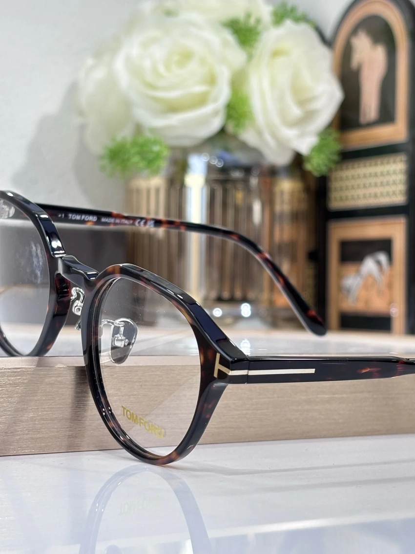 High-Quality Tom Ford TF5924 Spectacle Frames – Mens Tom Ford Glasses On Face | Bulk Distributor