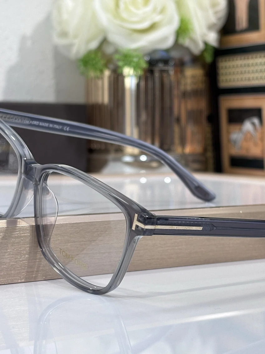 High-Quality Tom Ford TF5928 Eyewear – Tom Ford Eyewear For Women | Retail Optical Partner