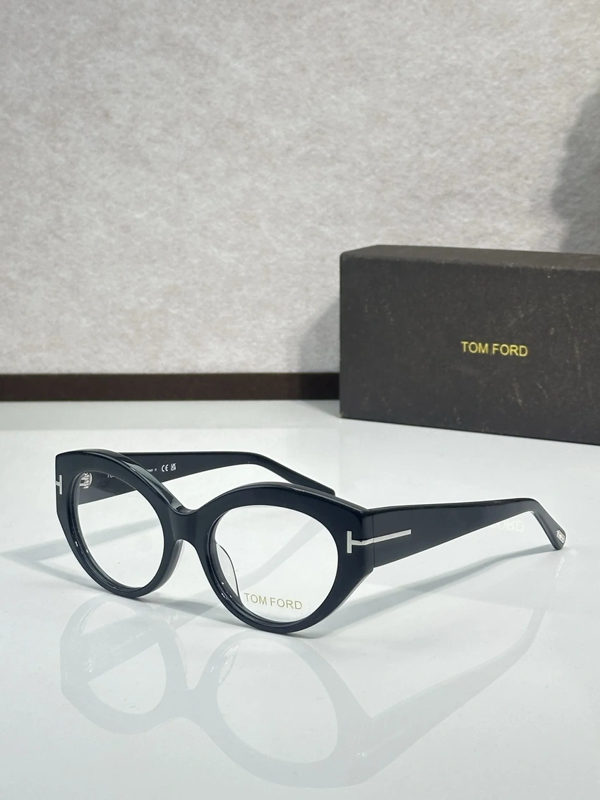 Professional Tom Ford TF5950 Spectacle Frames – Round Tom Ford Eyeglasses | B2B Optical Supplier