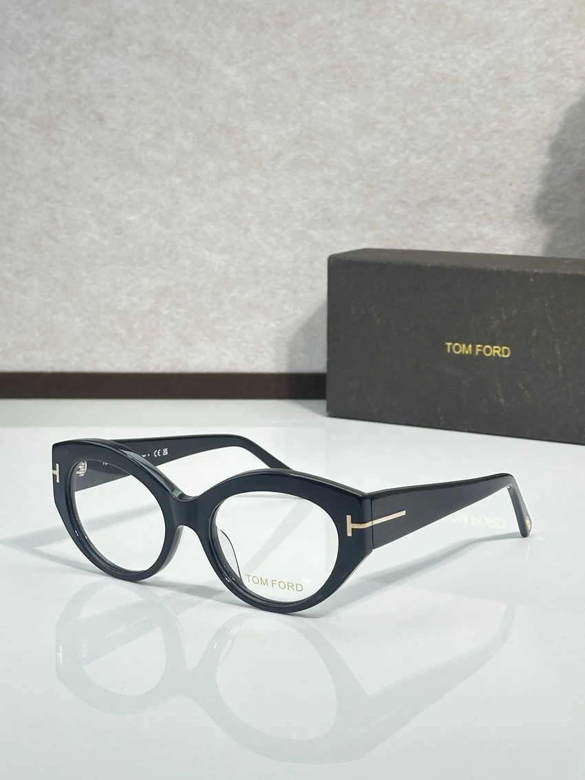 Professional Tom Ford TF5950 Spectacle Frames – Round Tom Ford Eyeglasses | B2B Optical Supplier