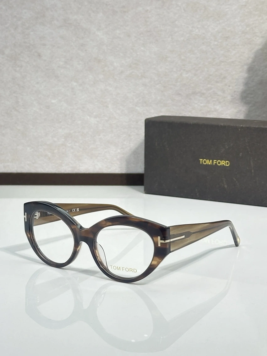 Professional Tom Ford TF5950 Spectacle Frames – Round Tom Ford Eyeglasses | B2B Optical Supplier