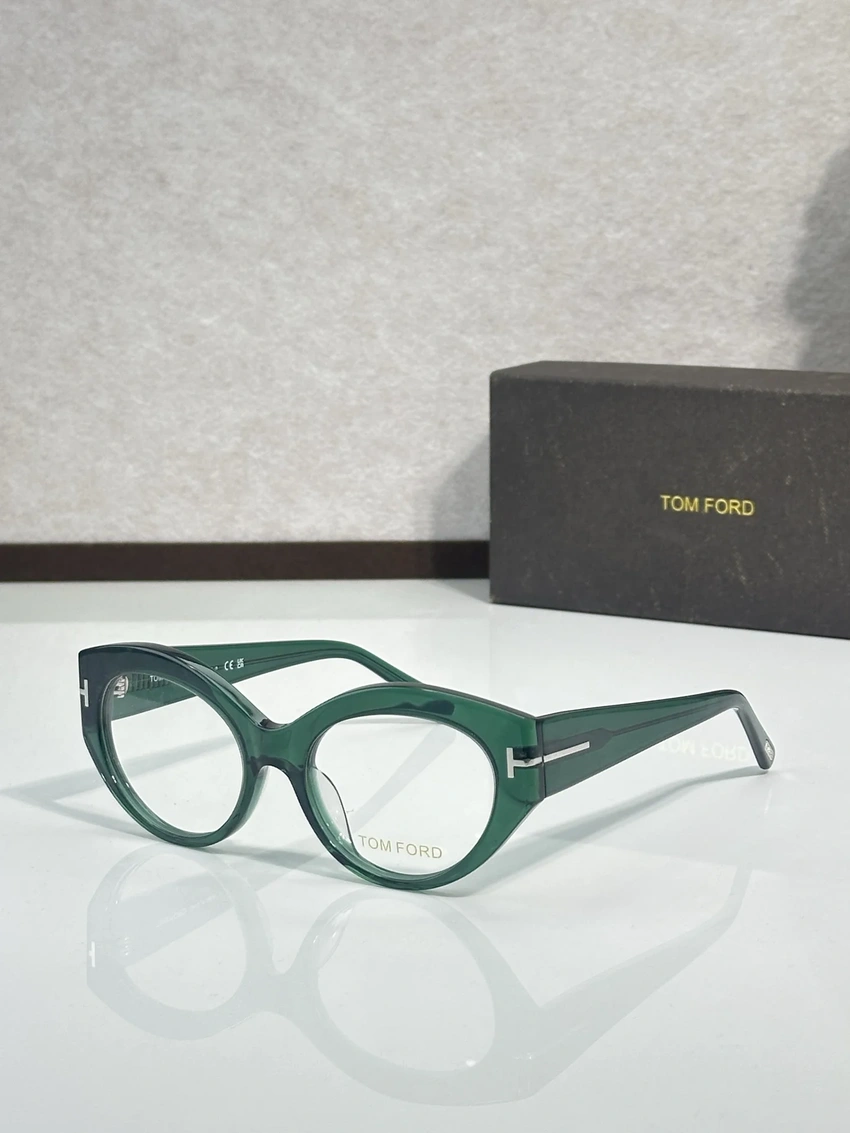 Professional Tom Ford TF5950 Spectacle Frames – Round Tom Ford Eyeglasses | B2B Optical Supplier