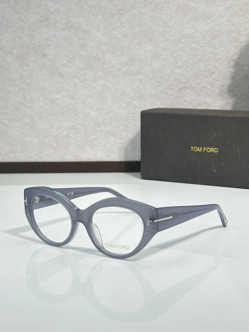 High-Quality Tom Ford TF5950 Eyewear – Oversized Tom Ford Glasses | Wholesale Distributor