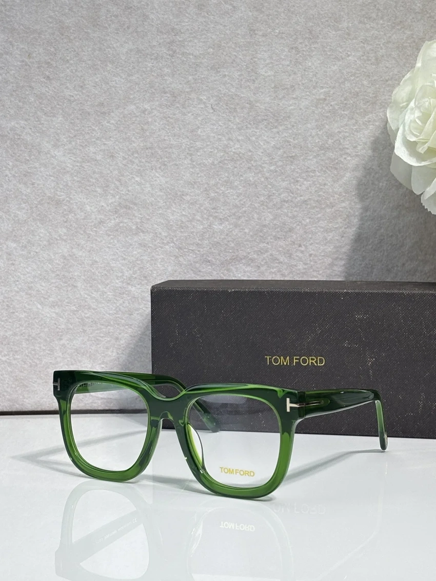 Luxury Tom Ford TF690 Optical Glasses – Tom Ford Glasses Frames Discount | Wholesale Distributor
