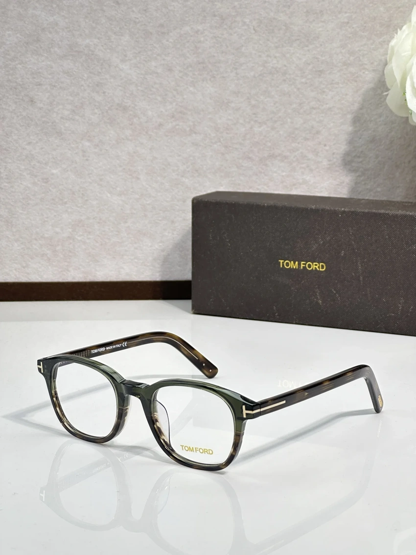 High-Quality Tom Ford TF981 Spectacle Frames – Tom Ford Optical Glasses Men | Bulk Distributor