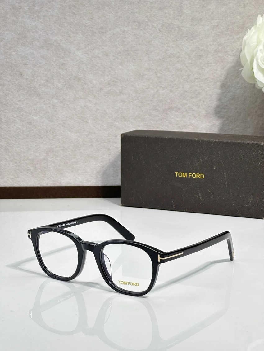 High-Quality Tom Ford TF981 Spectacle Frames – Tom Ford Optical Glasses Men | Bulk Distributor