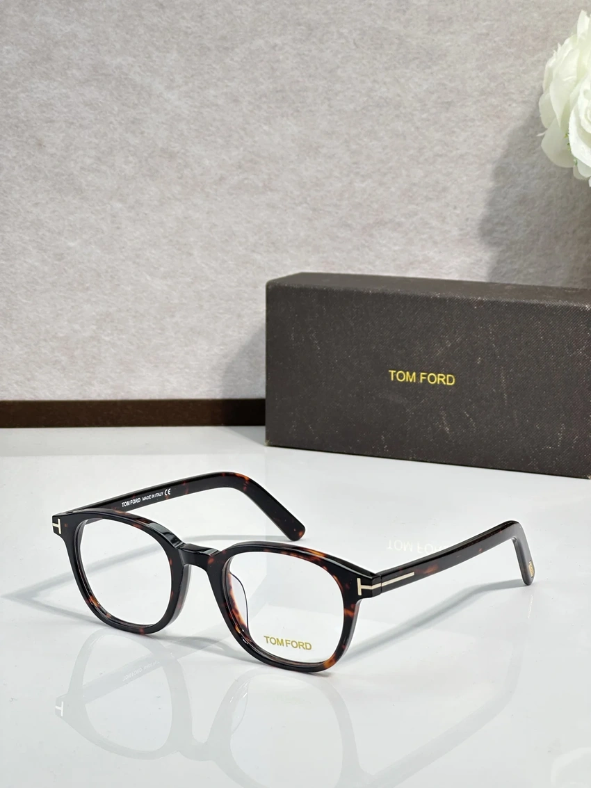 High-Quality Tom Ford TF981 Spectacle Frames – Tom Ford Optical Glasses Men | Bulk Distributor