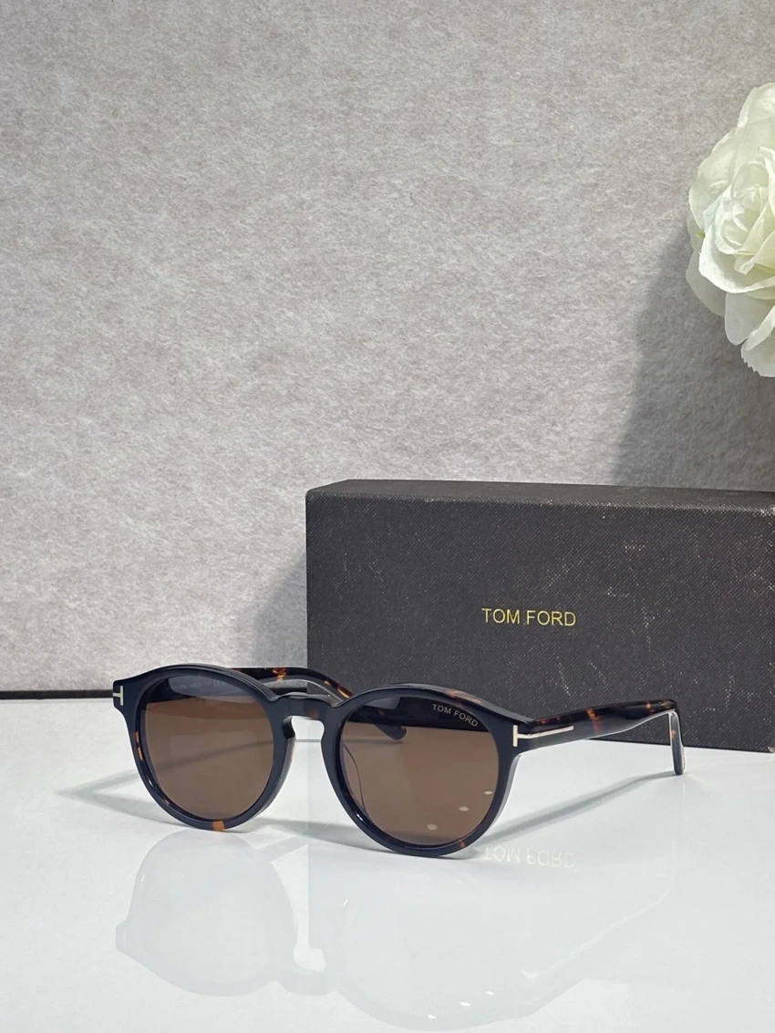Tom Ford FT0591 Esme Sunglasses for Wholesale | Optical Store Supplier
