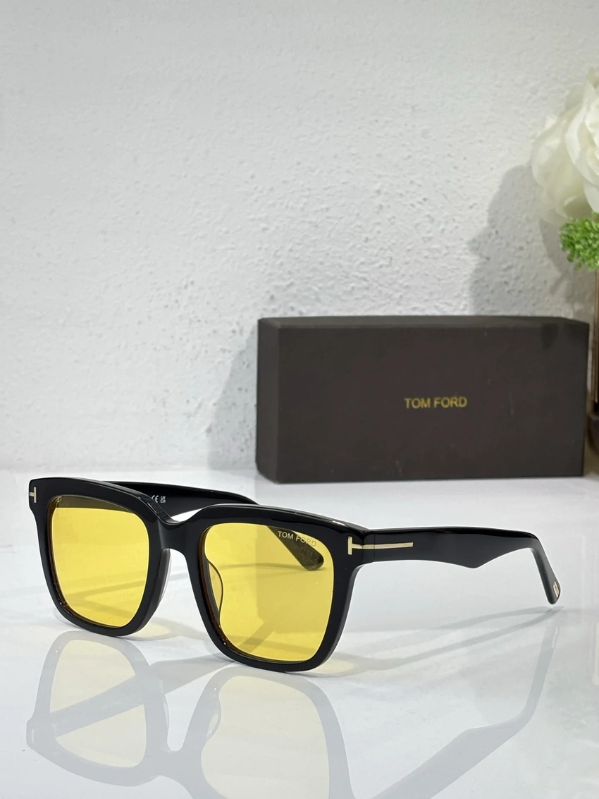 Wholesale Tom Ford FT0646 Calder Sunglasses | B2B Optical Distributor