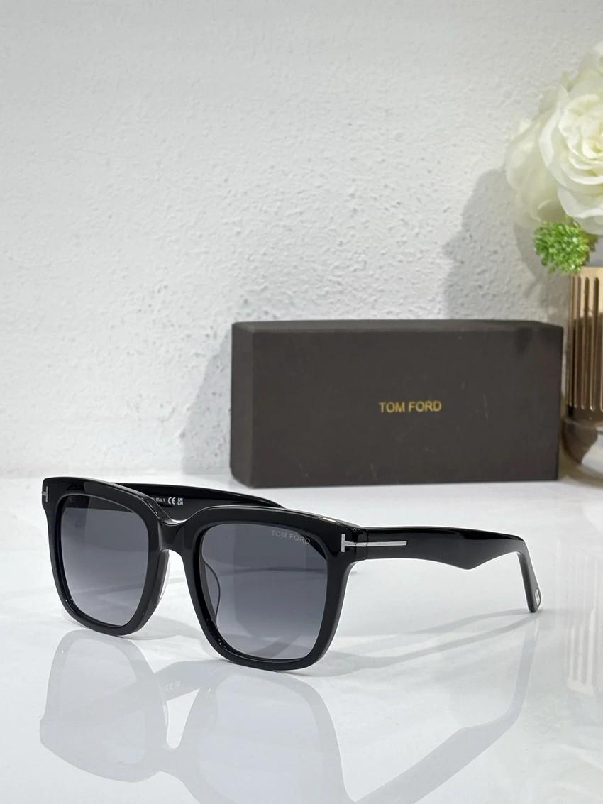 Tom Ford FT0646 Troy Sunglasses for Wholesale | Optical Store Supplier
