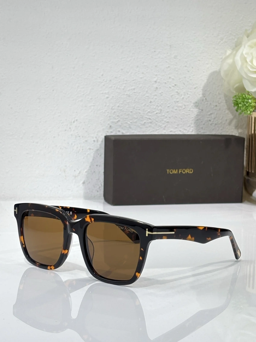 Tom Ford FT0646 Troy Sunglasses for Wholesale | Optical Store Supplier