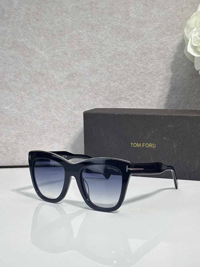 Buy Tom Ford FT0685 Prescription Sunglasses Wholesale | Optical Importer