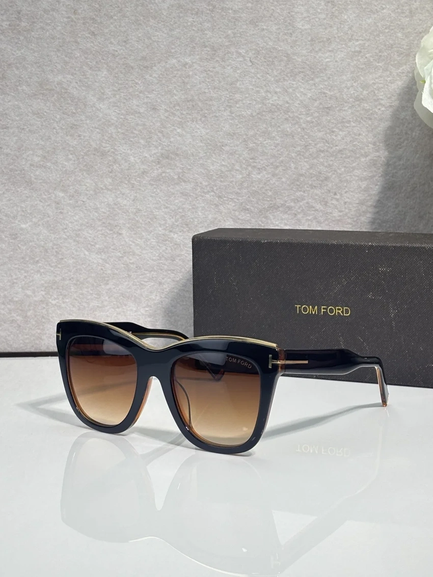 Buy Tom Ford FT0685 Penelope Sunglasses Wholesale | Optical Importer