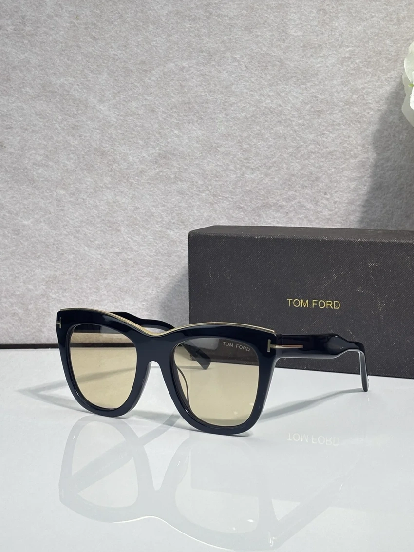 Buy Tom Ford FT0685 Wyatt Sunglasses Wholesale | Optical Importer