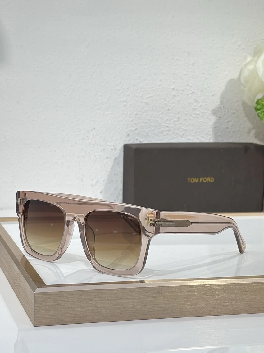 Tom Ford FT0711 Men’s Aviator Sunglasses – Wholesale Optical Frames Supplier