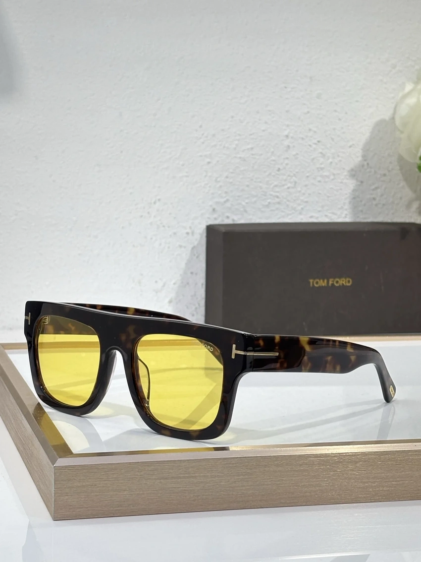 Wholesale Tom Ford FT0711 Women Sunglasses | B2B Optical Distributor