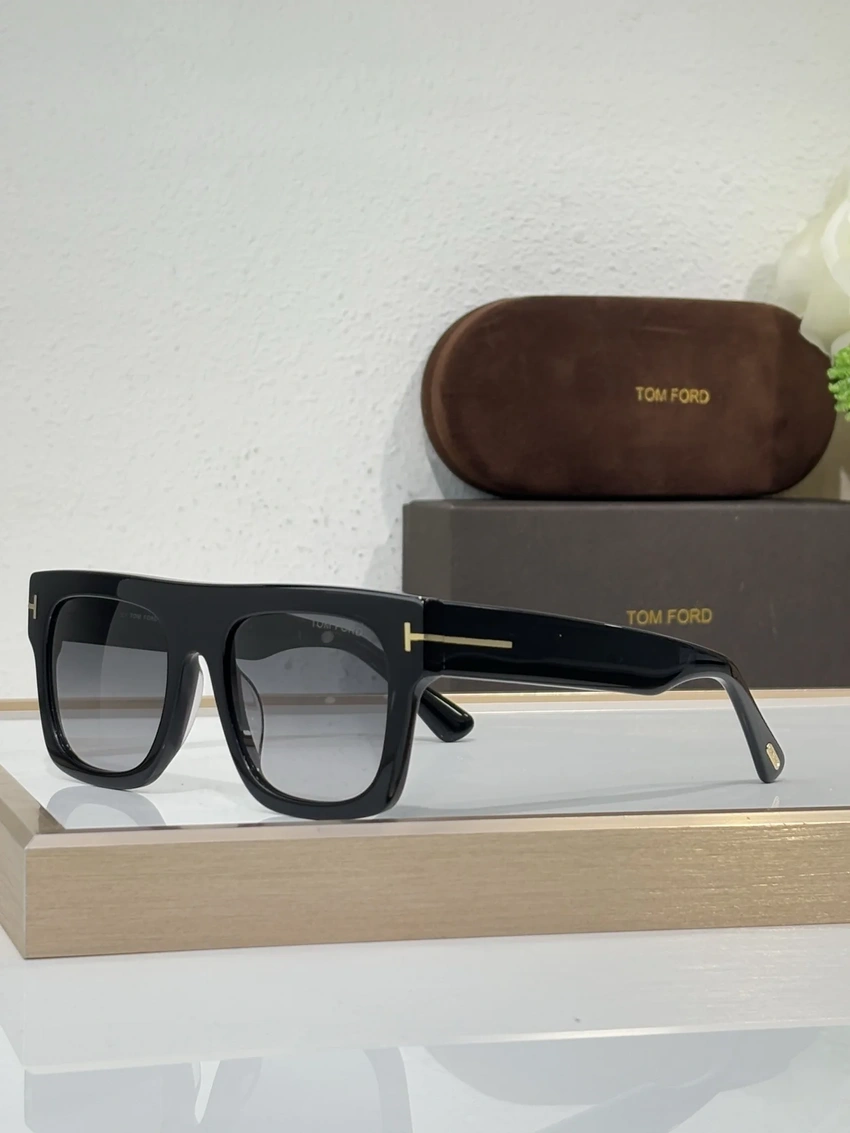 Tom Ford FT0711 Men’s Aviator Sunglasses – Wholesale Optical Frames Supplier