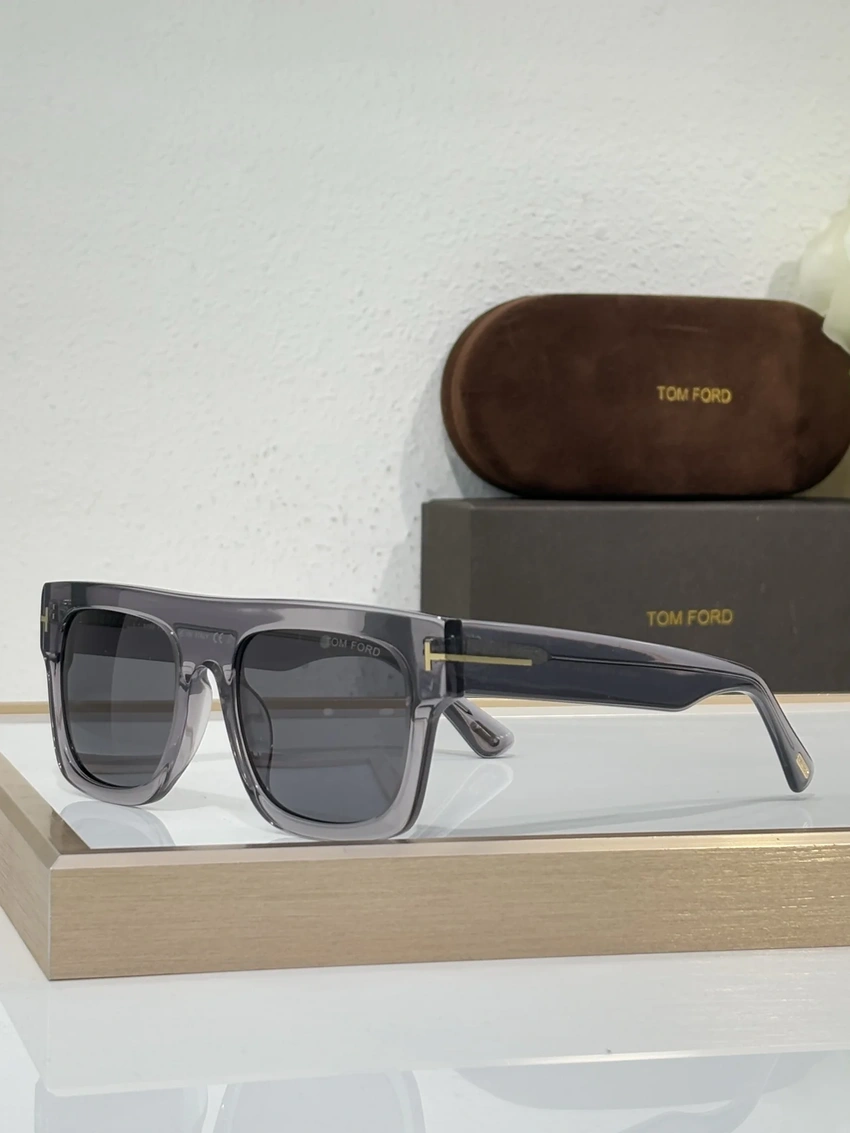 Tom Ford FT0711 Garrett Sunglasses for Wholesale | Optical Store Supplier