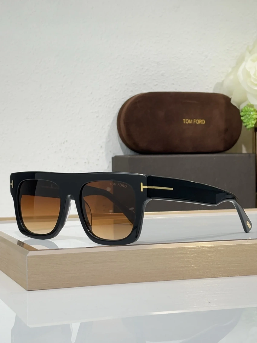 Wholesale Tom Ford FT0711 Women Sunglasses | B2B Optical Distributor