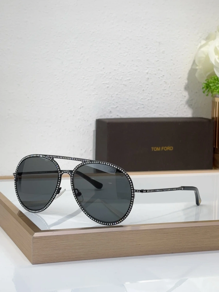 Tom Ford FT0728 Guilliana Sunglasses for Wholesale | Optical Store Supplier