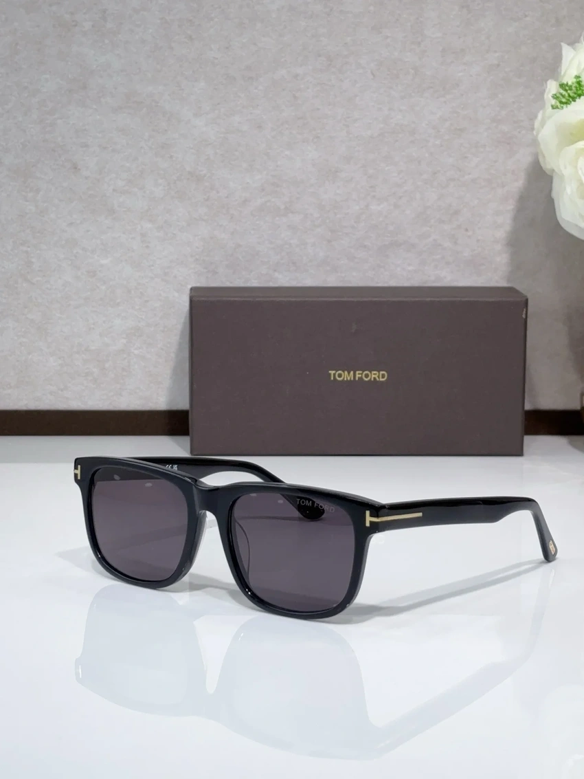 Wholesale Tom Ford FT0775 Lionel Sunglasses | B2B Optical Distributor