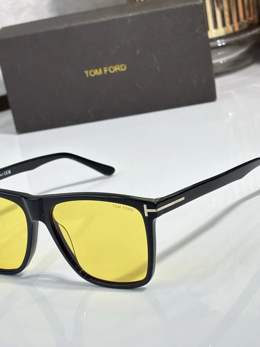 Tom Ford FT0832 Ladies Sunglasses – Wholesale Optical Frames Supplier