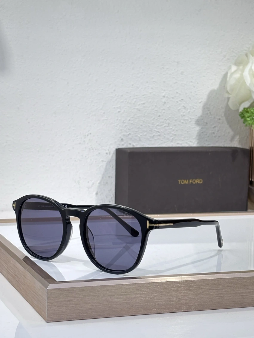 Tom Ford FT0834 Sunglasses Photochromic for Wholesale | Optical Store Supplier