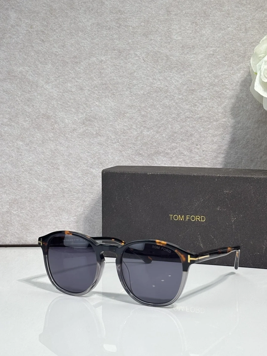 Tom Ford FT0834 Alistair Sunglasses – Wholesale Optical Frames Supplier