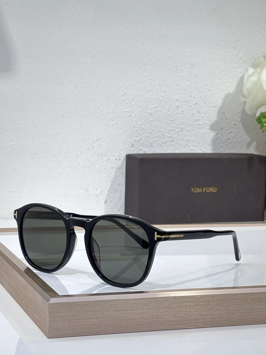 Tom Ford FT0834 Neughman Sunglasses for Wholesale | Optical Store Supplier
