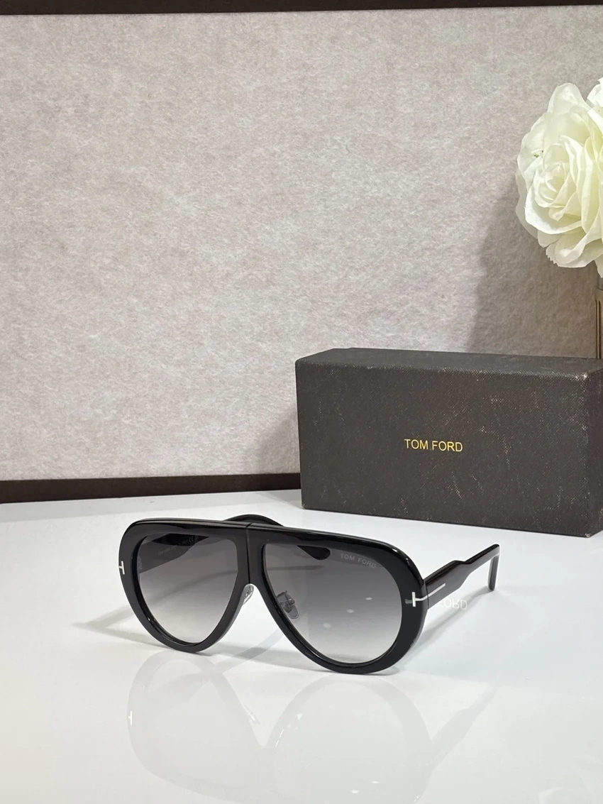 Premium Tom Ford FT0836 Photochromic Sunglasses – Wholesale Distributor