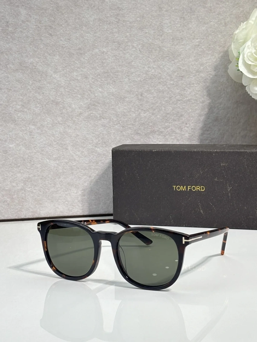 Tom Ford FT0858 Black Aviator Sunglasses – Wholesale Optical Frames Supplier