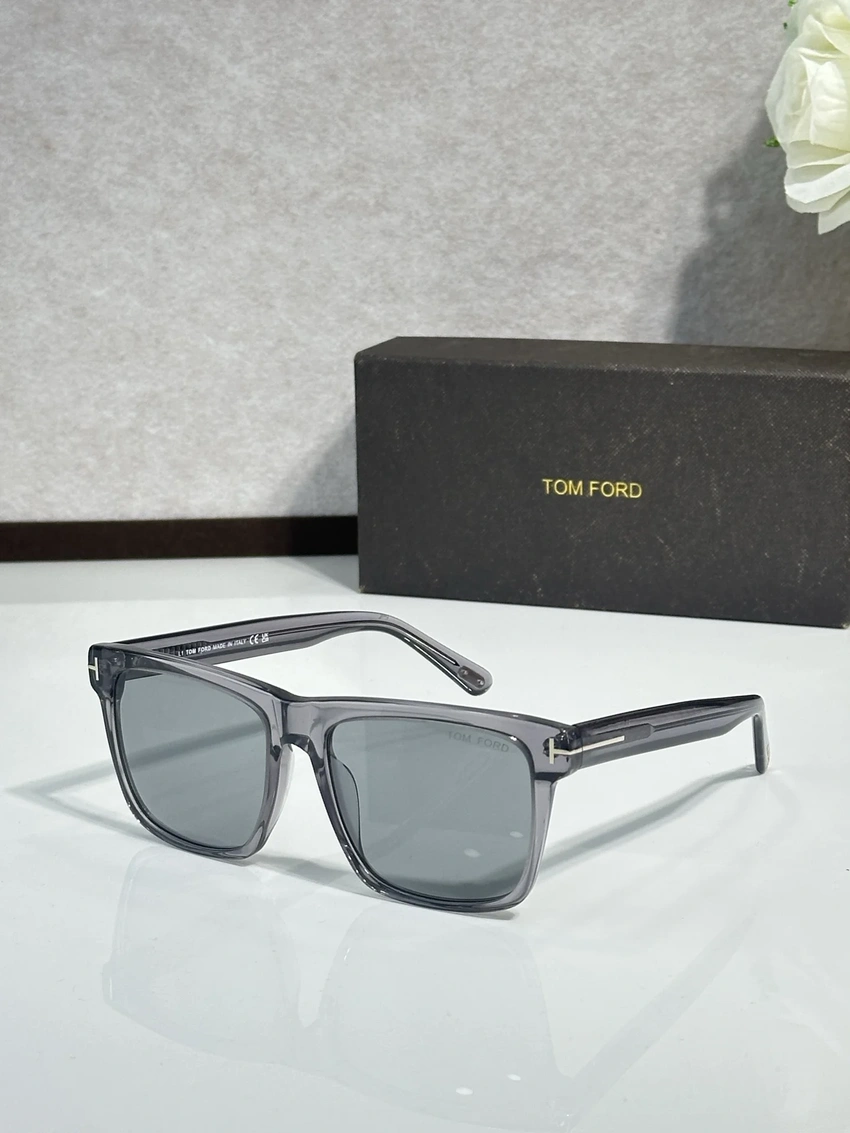 Wholesale Tom Ford FT0906 Sunglasses Dupes | B2B Optical Distributor