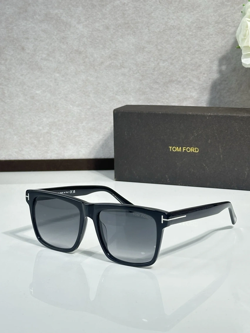 Wholesale Tom Ford FT0906 Sunglasses Dupes | B2B Optical Distributor