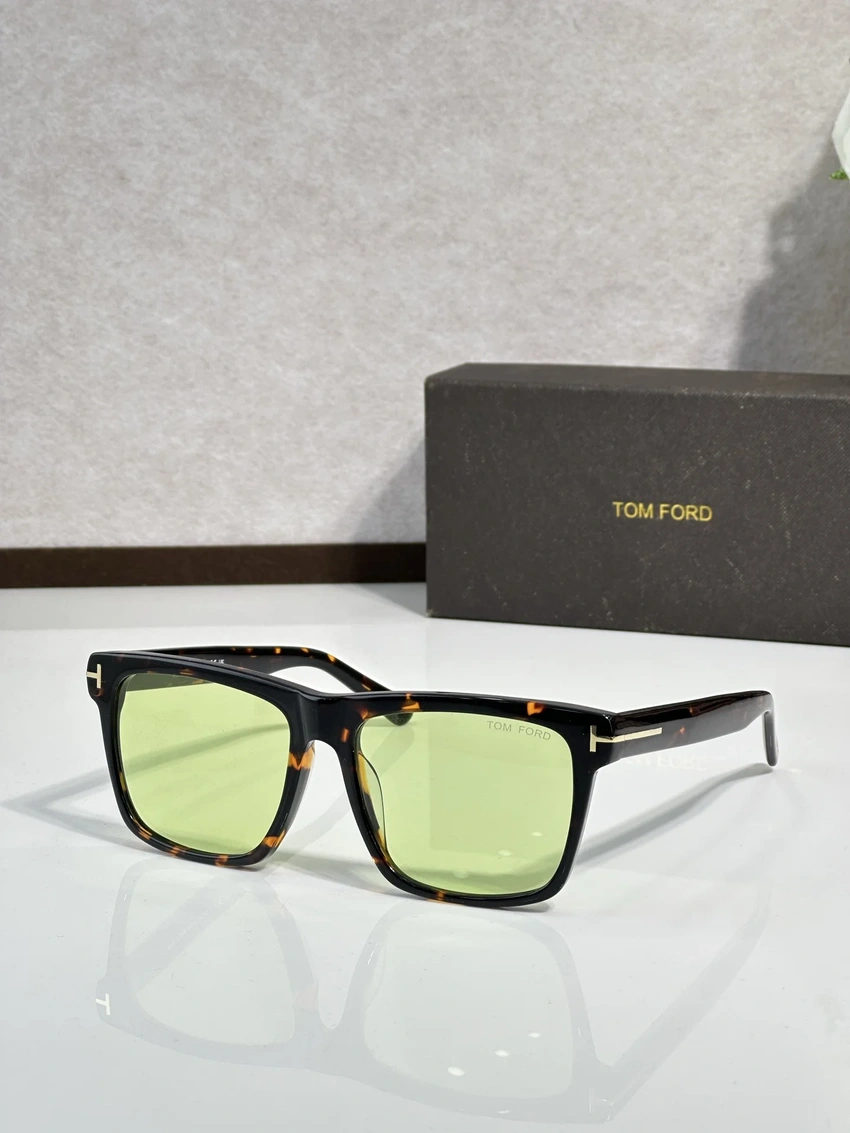 Premium Tom Ford FT0906 Penn Sunglasses – Wholesale Distributor