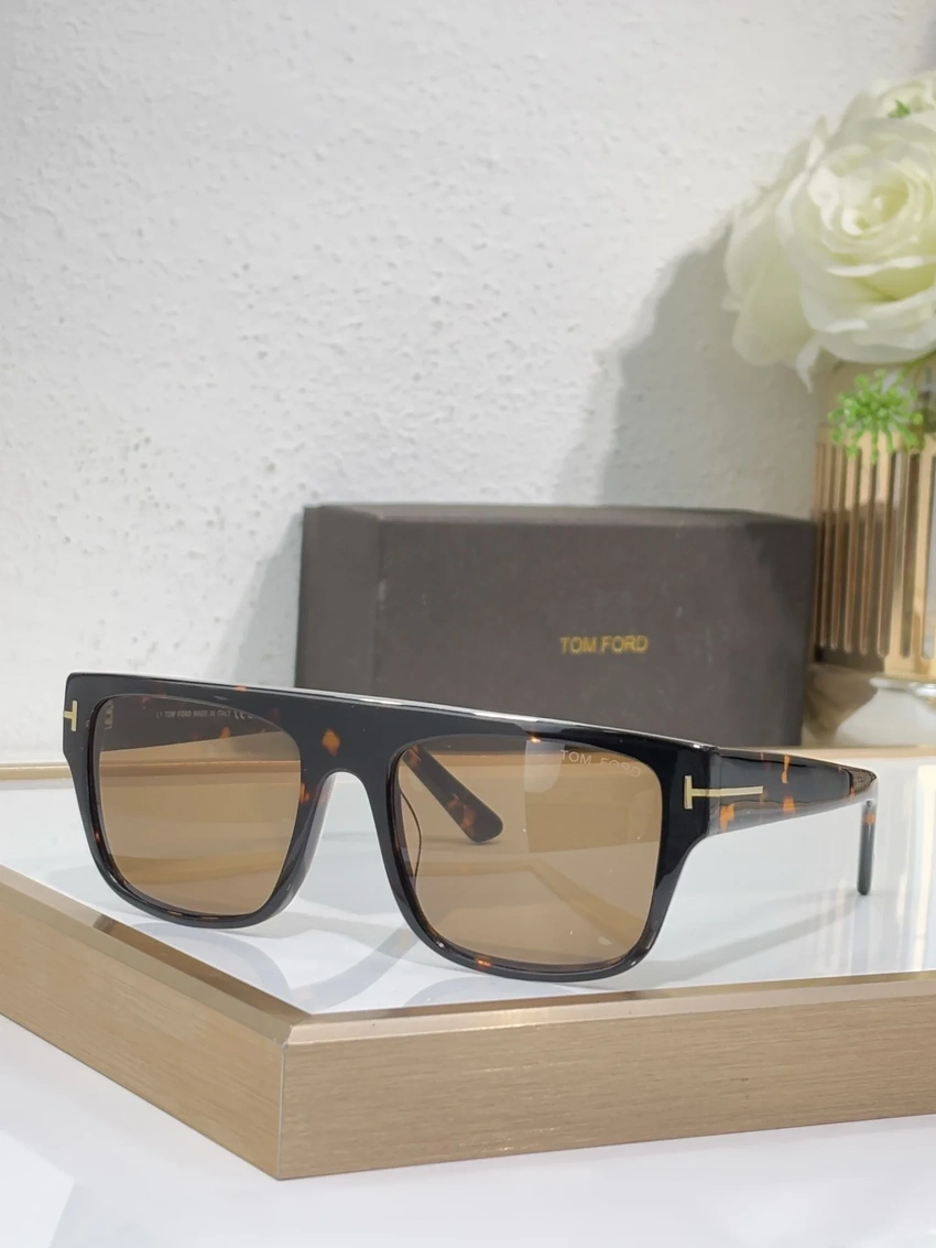 Tom Ford FT0907 Oversized Sunglasses for Wholesale | Optical Store Supplier