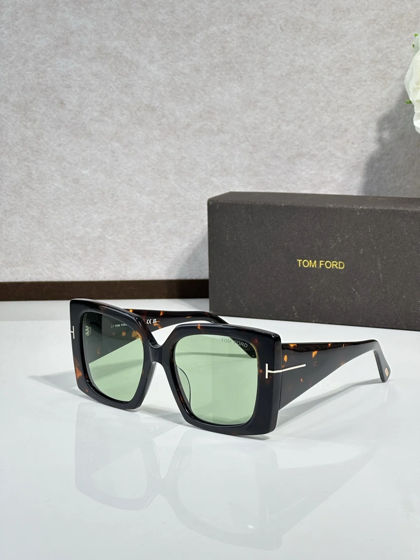 Tom Ford FT0921 Chloe Sunglasses – Wholesale Optical Frames Supplier