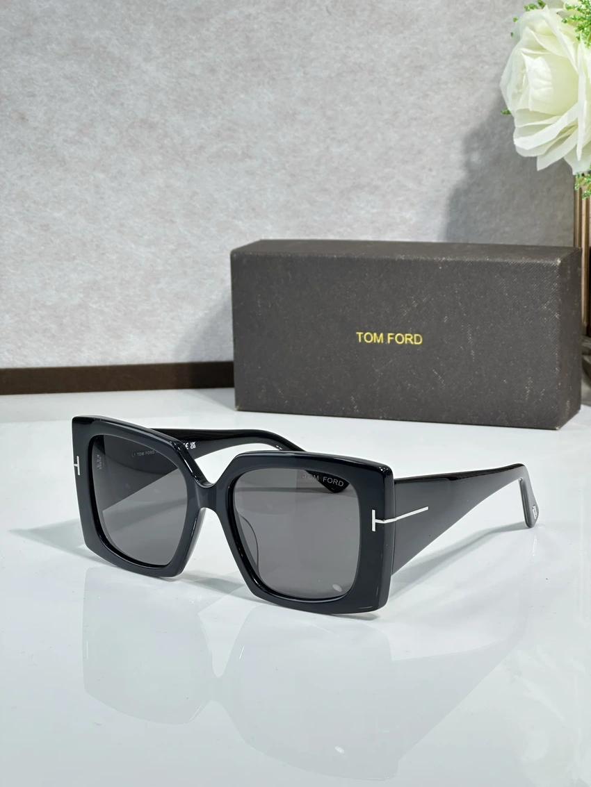Tom Ford FT0921 Chloe Sunglasses – Wholesale Optical Frames Supplier