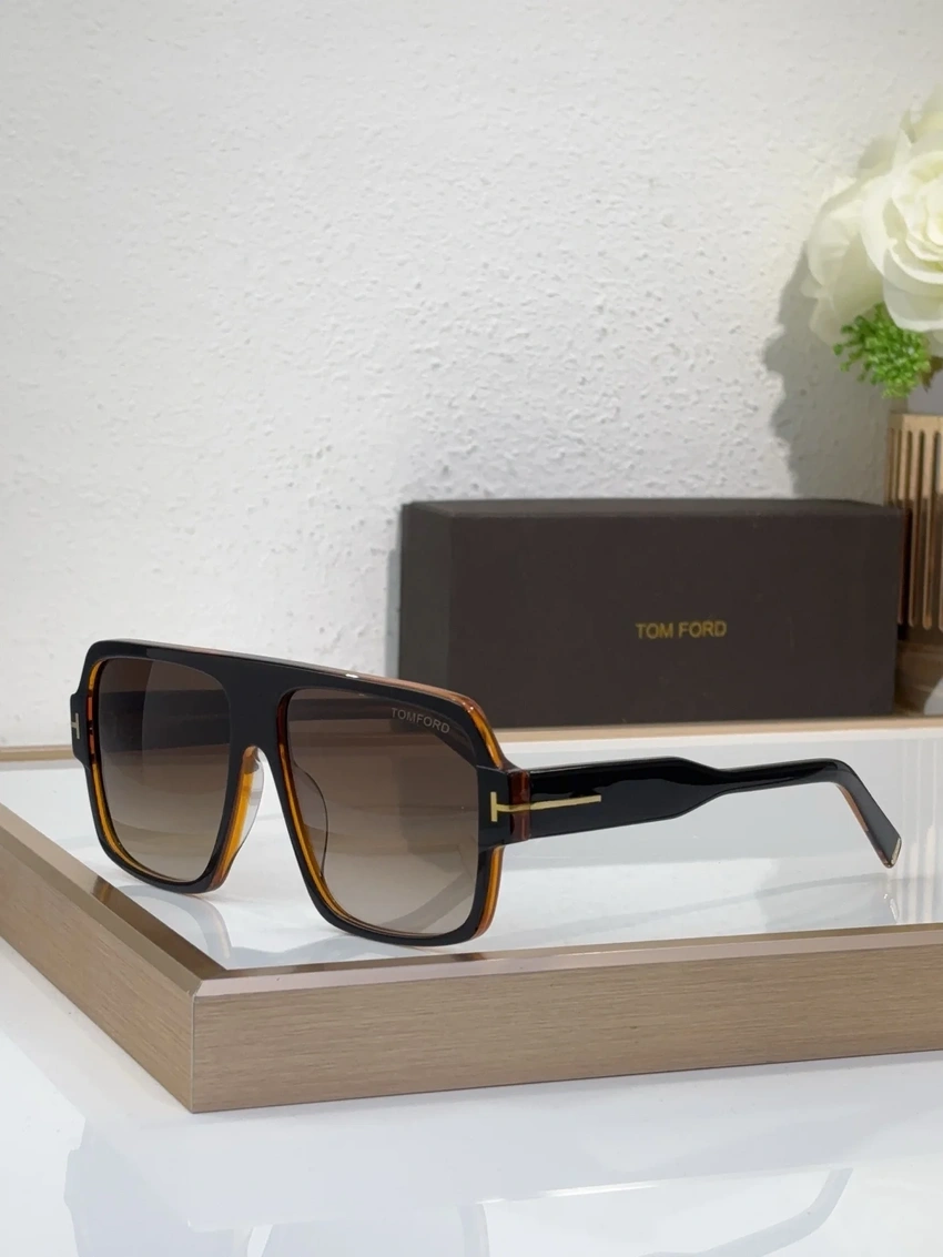 Wholesale Tom Ford FT0933 Sunglasses Hut | B2B Optical Distributor
