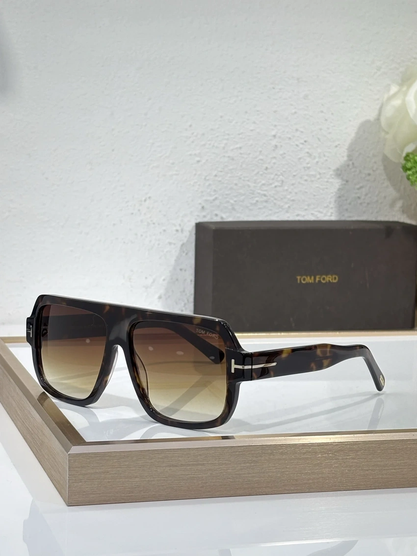 Wholesale Tom Ford FT0933 Sunglasses Hut | B2B Optical Distributor